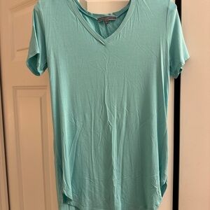 Emma’s Closet Aqua V-Neck Women's Tunic Top Size Small